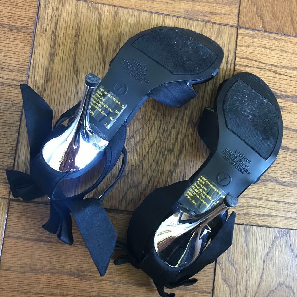 {black tie} evening sandals with bows - Picture 4 of 5